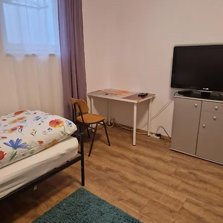 Monteur Nr 2 In Lejlighed Mengkofen