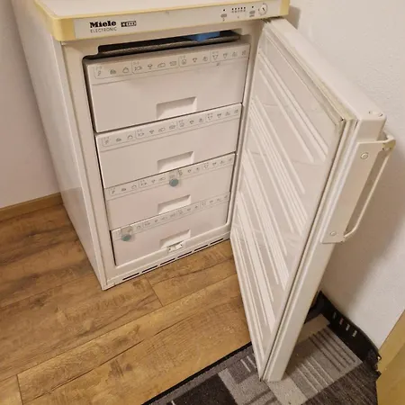 Monteur Nr 2 In Mengkofen